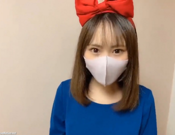 魔女の宅急便コスの美女がワンピース上げエッチな美巨乳おっぱい丸出しホウキで弄りたまらないｗｗｗ【ライブチャット動画】の画像