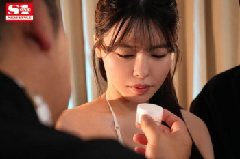 宙に浮くほど飛び跳ねるエビ反り媚薬漬け性交にどハマり堕ちた清楚な女子大生 黒島玲衣 エロマッサージ動画の画像