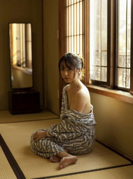 黒川智花 足裏・足指の生足画像！の画像