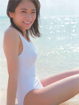 秋元真夏 水着画像！の画像