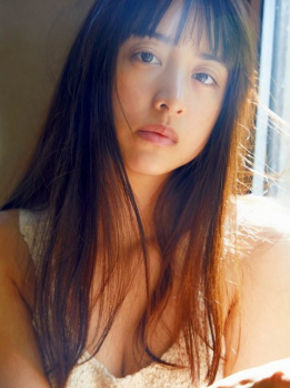 山本美月 グラビア画像！の画像