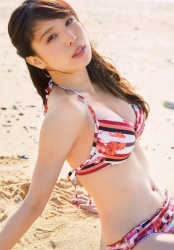 小嶋菜月 おっぱいが抜ける水着画像！の画像