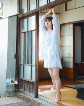 小川彩 生足太もも・美脚画像！たまらない美脚グラビア！の画像
