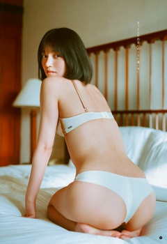 熊澤風花  尻フェチ画像！Tバックが食い込むプリ尻がたまらない！の画像