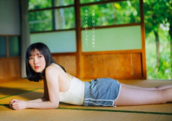 豊田萌絵 太もも画像！ムチムチがたまらない！の画像