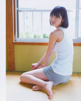 平手友梨奈 足裏・足指の生足画像！裸足がたまらない！の画像