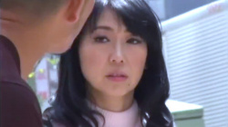 《熟女ナンパ》ネット番組のロケと称してゲットした美人おばさんと中出しSEX！の画像