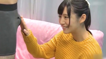 《マジックミラー号》美少女専門学生が手コキとセックスで早漏男子を応援！の画像