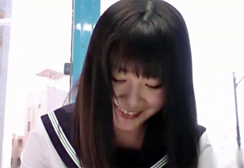 【MM号】制服美少女JKさん、新商品のモニターと騙されてウブな未開発マンコを鬼ピスされてしまうwwwの画像