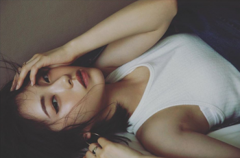 【画像あり】浜辺美波ちゃんのおっぱいが巨乳化wwwwwwwwwwwwの画像