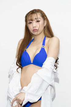 B87W62H88、“歩くフェロモン”“愛の伝道師”のグラビアアイドルの画像