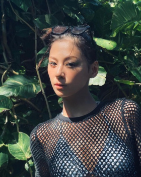 【画像あり】西内まりや、夏の自然に溶け込むビキニ姿の美ボディショットに称賛の声の画像