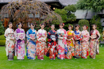【画像】オスカー所属１０人の晴れ着披露の画像