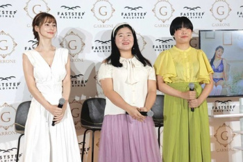 【画像】下着メーカーの新作発表会、美女たちがブラを恥じらいながら全見せ…♥の画像
