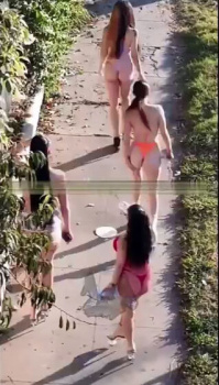 【動画】立ちんぼマンさん、ドローンで撮影されて怒るの画像
