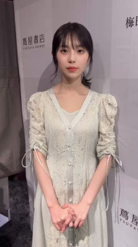 菊地姫奈ちゃんの写真集お渡し会に行って、握手したいの画像