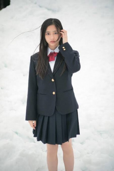 【画像】乃木坂の井上和、写真集「全部見えちゃってる」「なんで脱がせるの」「裸が見たくて応援したんじゃない」ファン号泣発狂の画像