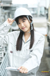 【画像】元現場監督のグラビアアイドル「堀みなみ(24)」がヤンマガに登場。建築会社の元現場監督という異例の経歴のアイドルの画像