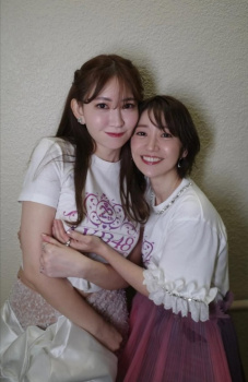 【画像】小嶋陽菜さん(37)恵体でAKBを次々に公開処刑の画像