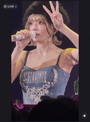 【画像】浜崎あゆみ(47)、完全に持ち直す。アジアの大スターへの画像