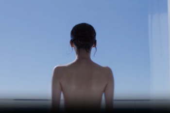 ユニクロの「綾瀬はるか“上半身裸CM”」に賛否?の画像