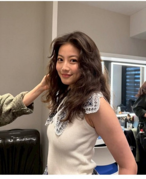 今田美桜のライン浮き出るノースリ＆ミニスカにファン「キュン死」「でかい」「世界一美しい」の画像