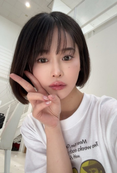 MINAMO「親が『教育に悪い』とテレビ捨てた。読書ばかりしてたら小学生でエロに目覚めたの画像