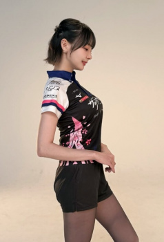 麻雀の岡田紗佳ってお嫁さんにちょうど良くないか？の画像