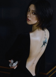 三吉彩花「30歳で人生の新しい章を始めようと思ったとき、刺青が浮かんだ」の画像