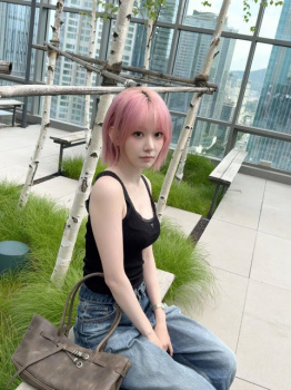 【画像】宮脇咲良(28歳)、トー横女子みたいになるｗｗｗｗｗｗｗｗｗｗの画像