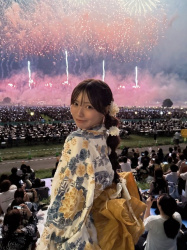 【画像あり】女子大生「長岡の花火行ってきた」 花火を見せたいのか自分を見せたいのかどっちだよ！の画像