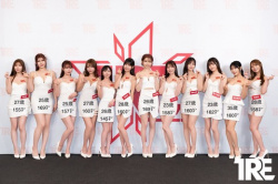 【画像】AV女優 23歳～35歳が一堂に並んでるが全員同じ年齢に見えるwwwwwwwwwの画像