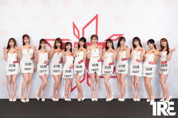【画像】AV女優 23歳～35歳が一堂に並んでるが全員同じ年齢に見えるwwwwwwwwwの画像