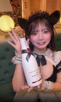 【動画】秋葉原の最強おっぱいコンカフェ嬢がこちらｗｗｗｗｗｗｗｗｗｗｗｗｗｗの画像