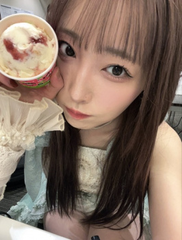 モーニング娘。元メンバー 譜久村聖さんが、おっぱい丸出ししてるように見える画像wwwwwwwwwwwwwwwwwwwwwwwwwの画像