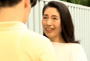 【名取花恵】犯罪者の息子の硬直チ●ポを串刺しにされメス堕ち絶頂する熟女ママ！の画像