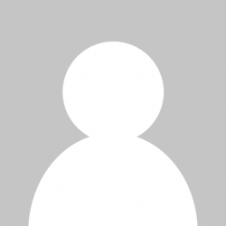 【白石茉莉奈】アラサーJKが淫猥ボディーで初心な男子生徒たちを欲情させて...の画像