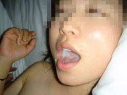 生臭いザーメンがどろぉ…口の中に射精された女の子たちの表情がたまらない！ゾクゾクする口内射精画像の画像