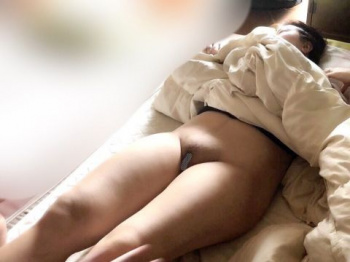 素人らしいちょっと崩れた裸がエロい…これはリアル！彼女や嫁さんのだらしない姿を撮った家庭内盗撮エロ画像の画像
