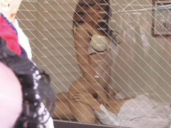 自宅でエッチしてる素人カップルのプライベートがまる見え…こっそり覗かれた民家エロ画像の画像