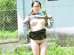 昼間らか欲情しています…一日中スケベな事考えている女たちの白昼堂々露出プレイエロ画像の画像