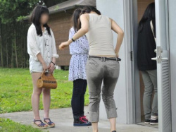 ガチで見てはいけないものを見てしまった興奮間…女の子最大のハプニング！？おしっこを漏らしてしまった失禁エロ画像の画像