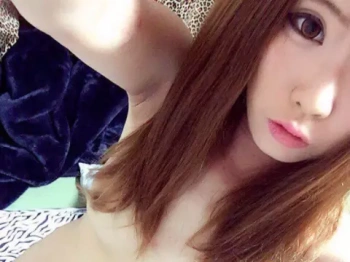 可愛くても心は寂しい…満たされていない女の子がエッチな自分を見てほしくて裏垢に投稿した自撮りエロ画像の画像