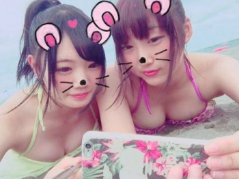 SNSでバズった水着ギャルたちのおっぱいアピール…エッチな身体がシコれるリア充女子の水着エロ画像の画像