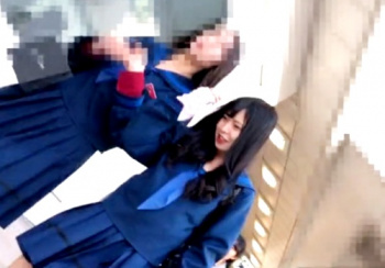 バチクソ可愛い制服黒髪ギャルJKの完璧すぎる純白パンチラがこちら！（盗撮動画）の画像
