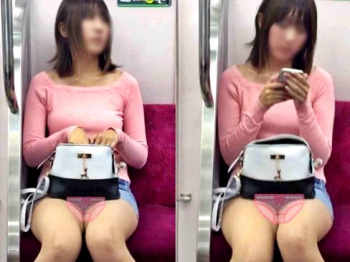 【電車対面】こういう隠してるつもりなのに丸見えのミニスカ女のパンチラってエロいよなｗｗ【山田さんの流出動画】の画像