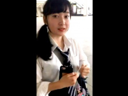 制服JKに声掛けで顔撮り→スカートめくりでパンチラ盗撮する流れって完璧だよなｗｗｗの画像