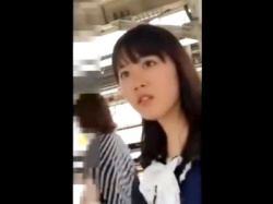 【盗撮動画】声掛け→スカートめくりでパンチラ盗撮されてるこのJDちゃんが美少女すぎると話題の画像