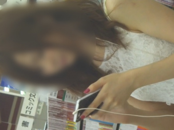 【盗撮動画】見逃し厳禁！パンチラ動画史上最カワなSSS級美人JDのピンクパンティを激撮した伝説の映像の画像