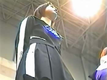【盗撮動画】某所でこっそり公開されていたコミケ会場での逆さ撮りパンチラ動画が今になって公開されるの画像